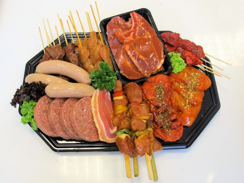 boucherie-CARQUEIRANNE-min_bbq_butcher_shop_supermarket_meal_party-766127